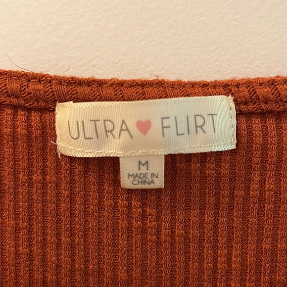 Orange short sleeve top with ruching - Picture 3 of 4